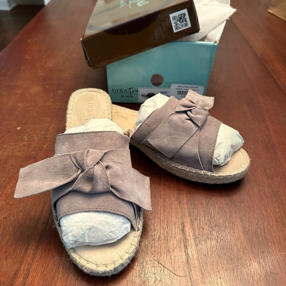 Diba True- Jazzy Bug Sandal- Grey Suede size 8/38